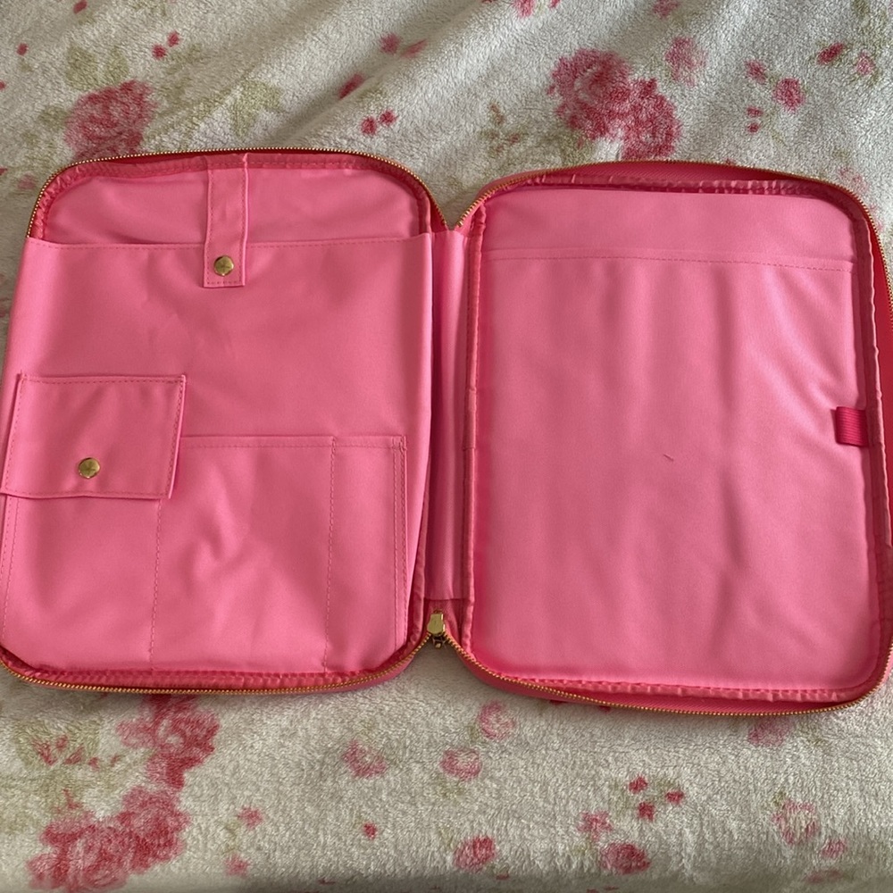 Lily Pulitzer laptop/tablet carrier - Picture 2 of 6